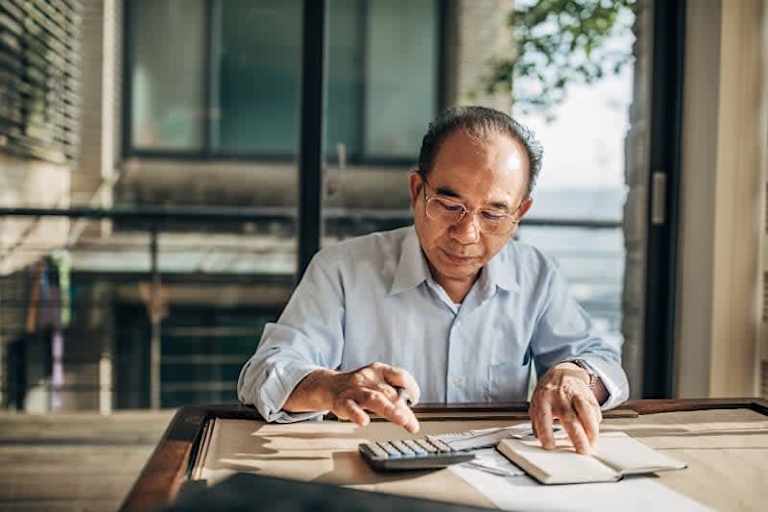 How to Become a Tax Accountant